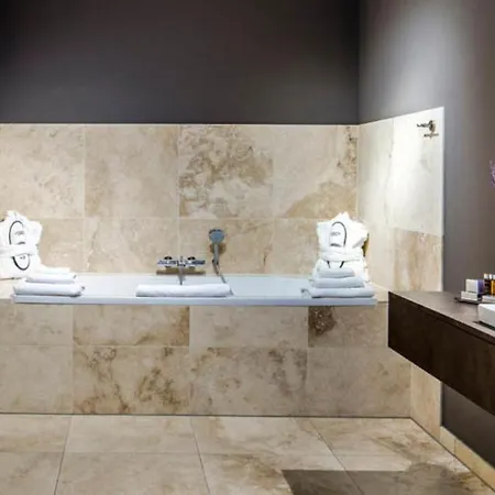 Stylish With Glorious Garden * دبلن