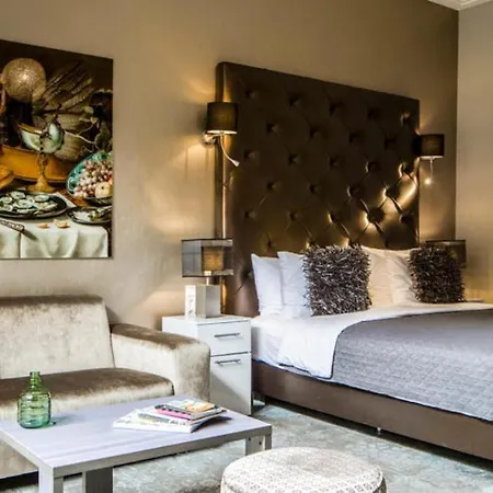 شقة Stylish With Glorious Garden *